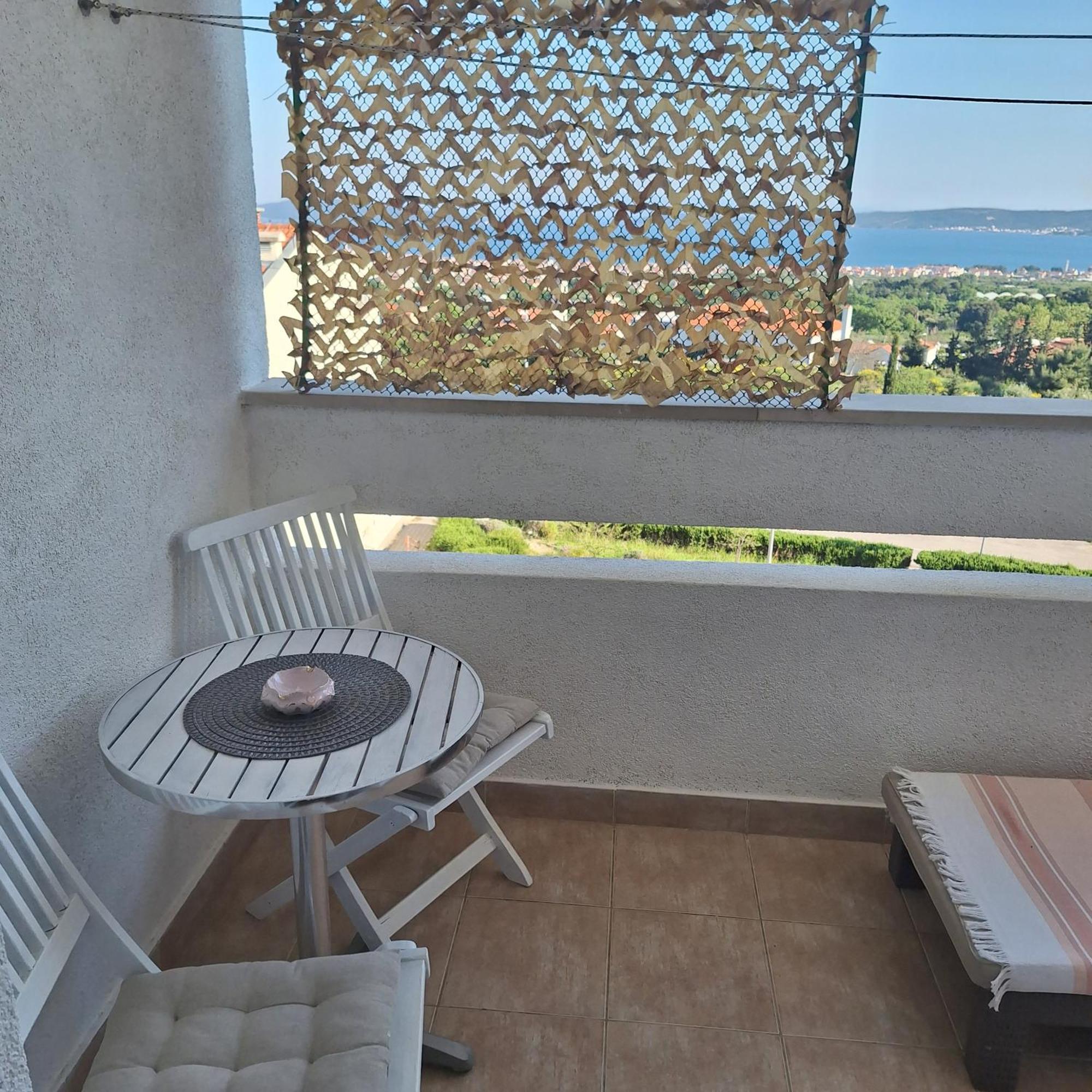 Mila Apartment Kaštel Novi Екстериор снимка